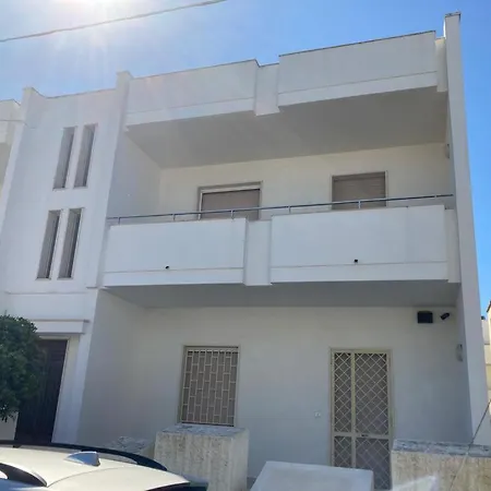 Glover 123 Torre San Giovanni